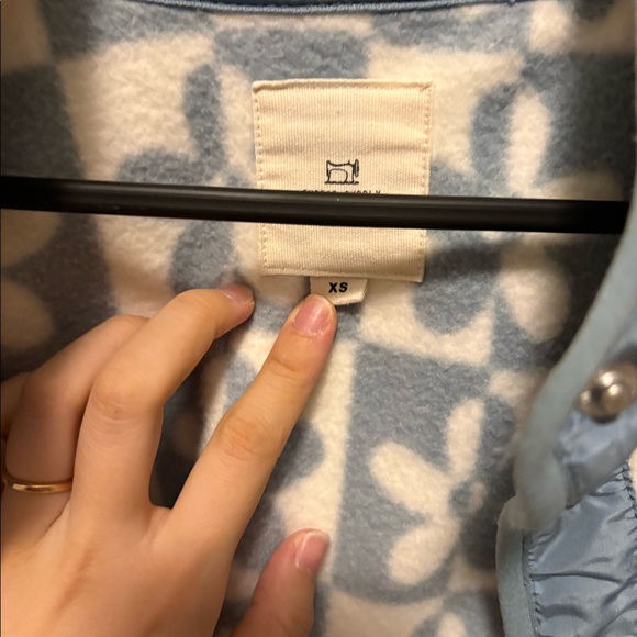 Thread and supply jacket - Picture 4 of 4